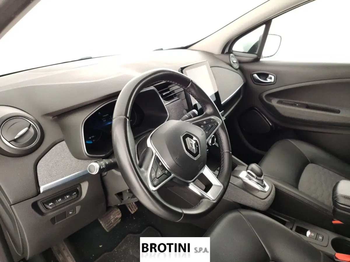 Renault Zoe usata a Massa-Carrara (8)