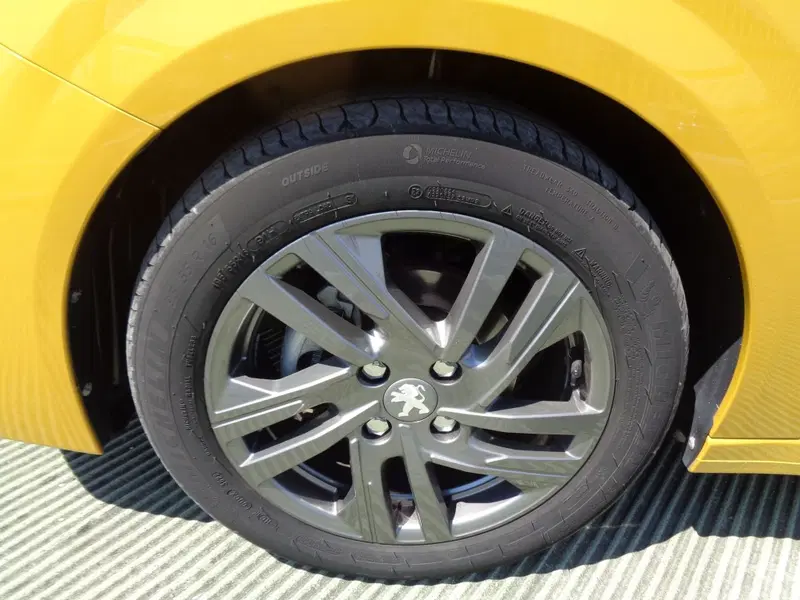 Peugeot 208 usata a Treviso (6)