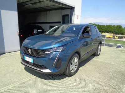 Peugeot 3008 BlueHDi 130 S&amp;S EAT8 Active Pack del 2022 usata a Castelfranco Veneto