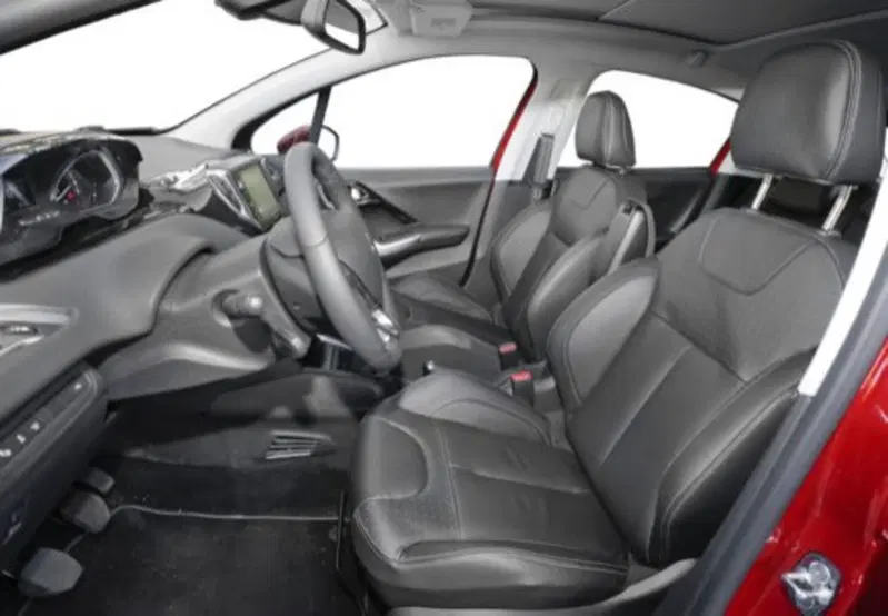 Peugeot 208 usata a Palermo (14)
