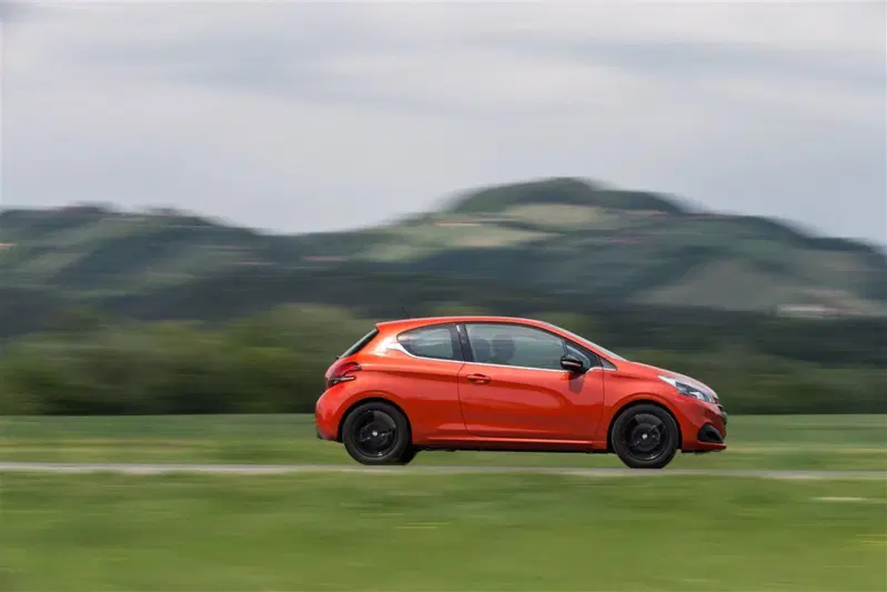 Peugeot 208 usata a Palermo (6)