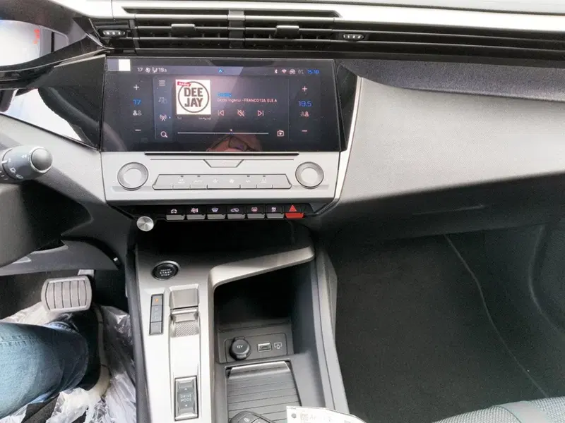 Peugeot 308 SW nuova a Varese (8)