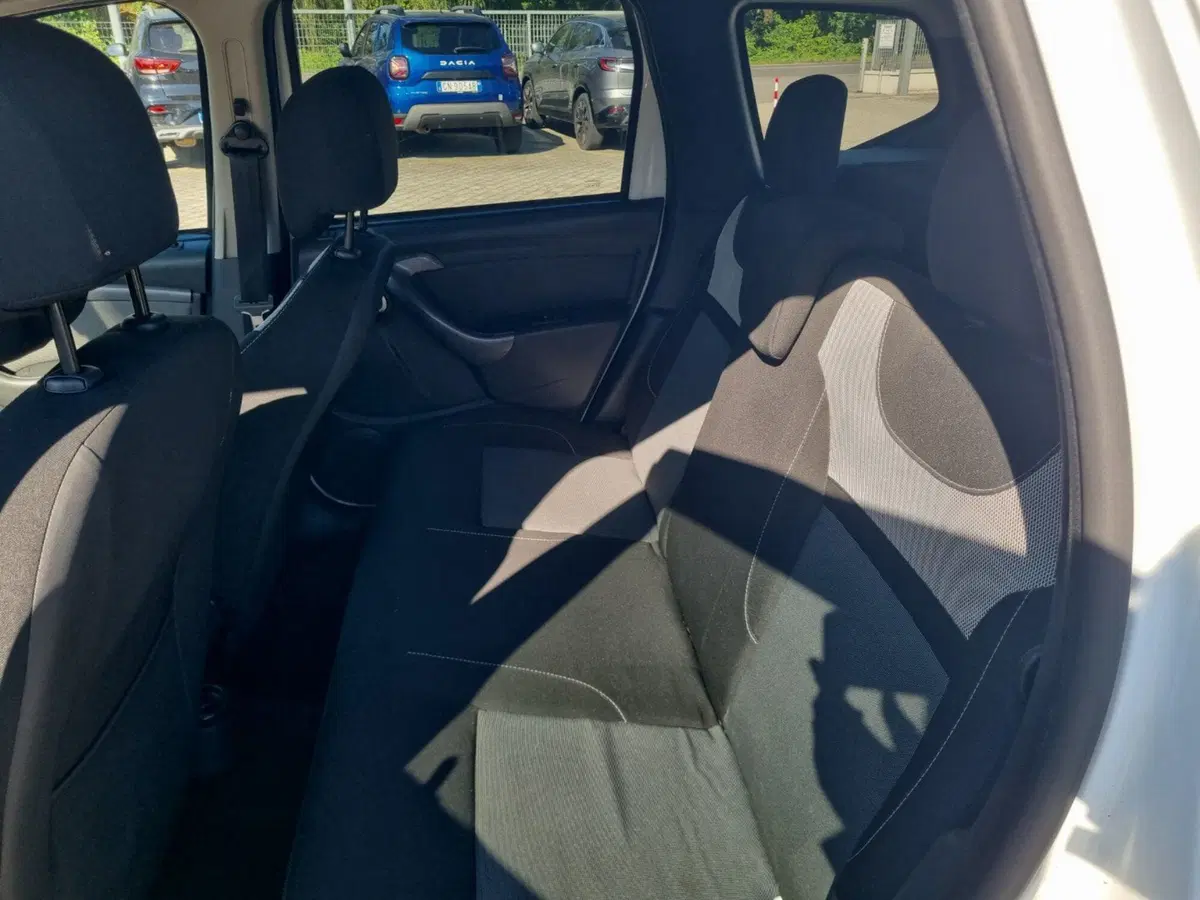 Dacia Duster usata a Lucca (10)
