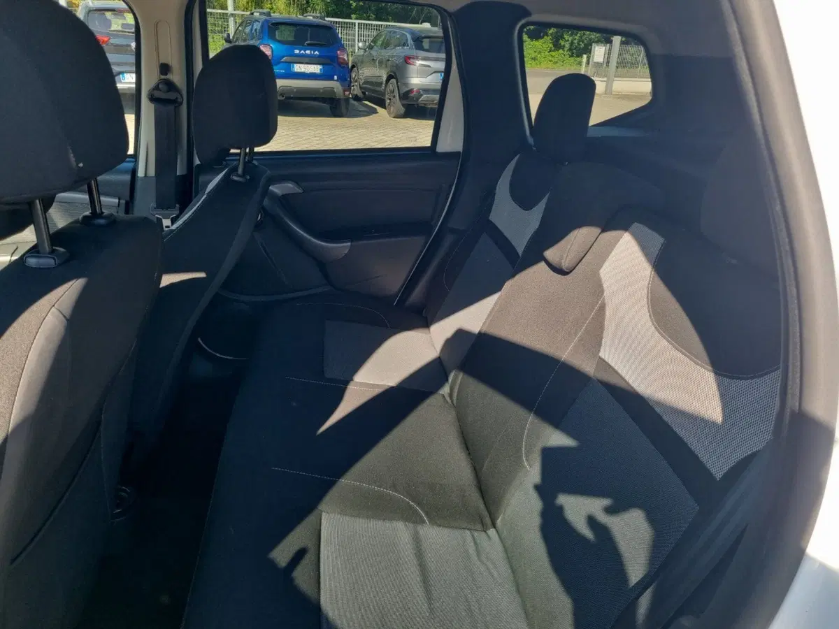 Dacia Duster usata a Lucca (11)