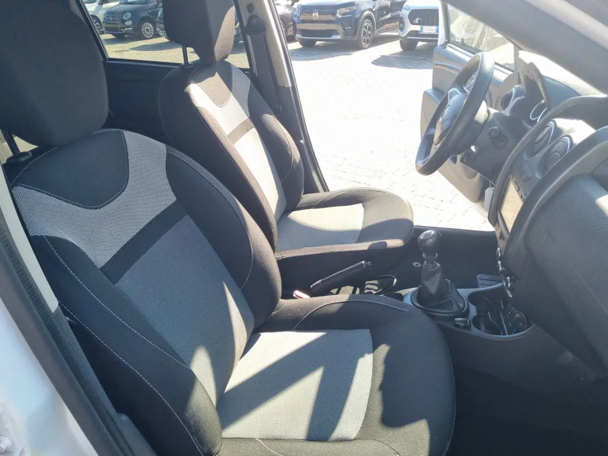 Dacia Duster usata a Lucca (15)