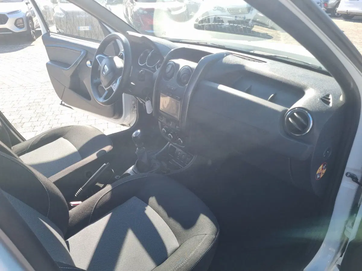 Dacia Duster usata a Lucca (16)