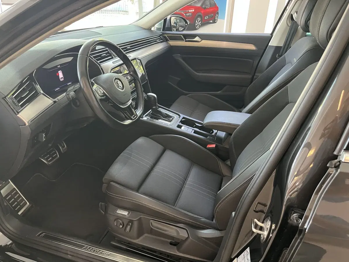 Volkswagen Passat Variant usata a Rimini (14)