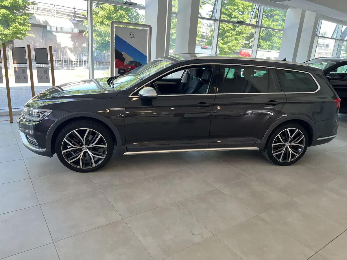 Volkswagen Passat Variant usata a Rimini (2)