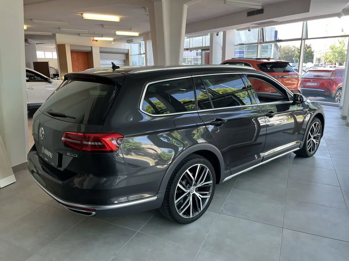 Volkswagen Passat Variant usata a Rimini (3)
