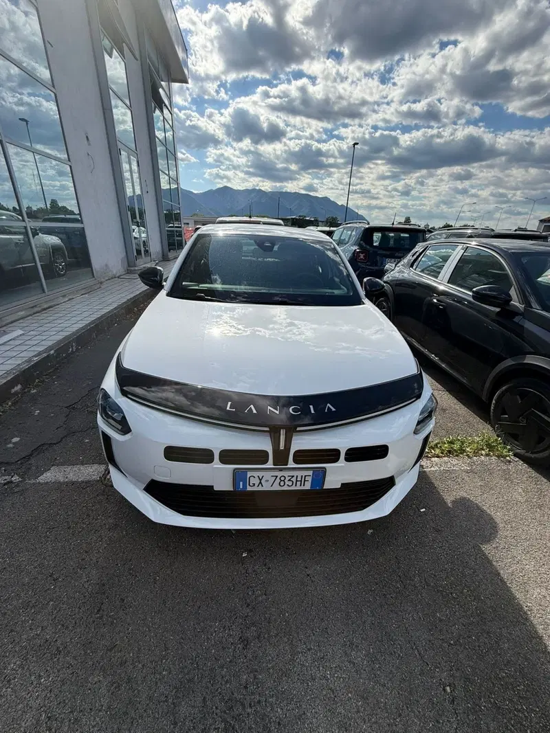 Lancia Ypsilon usata a Frosinone (9)