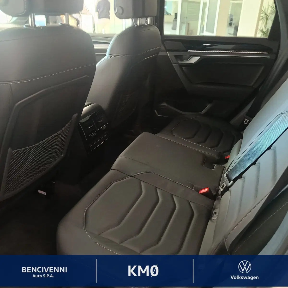 Volkswagen Touareg nuova a Catanzaro (10)