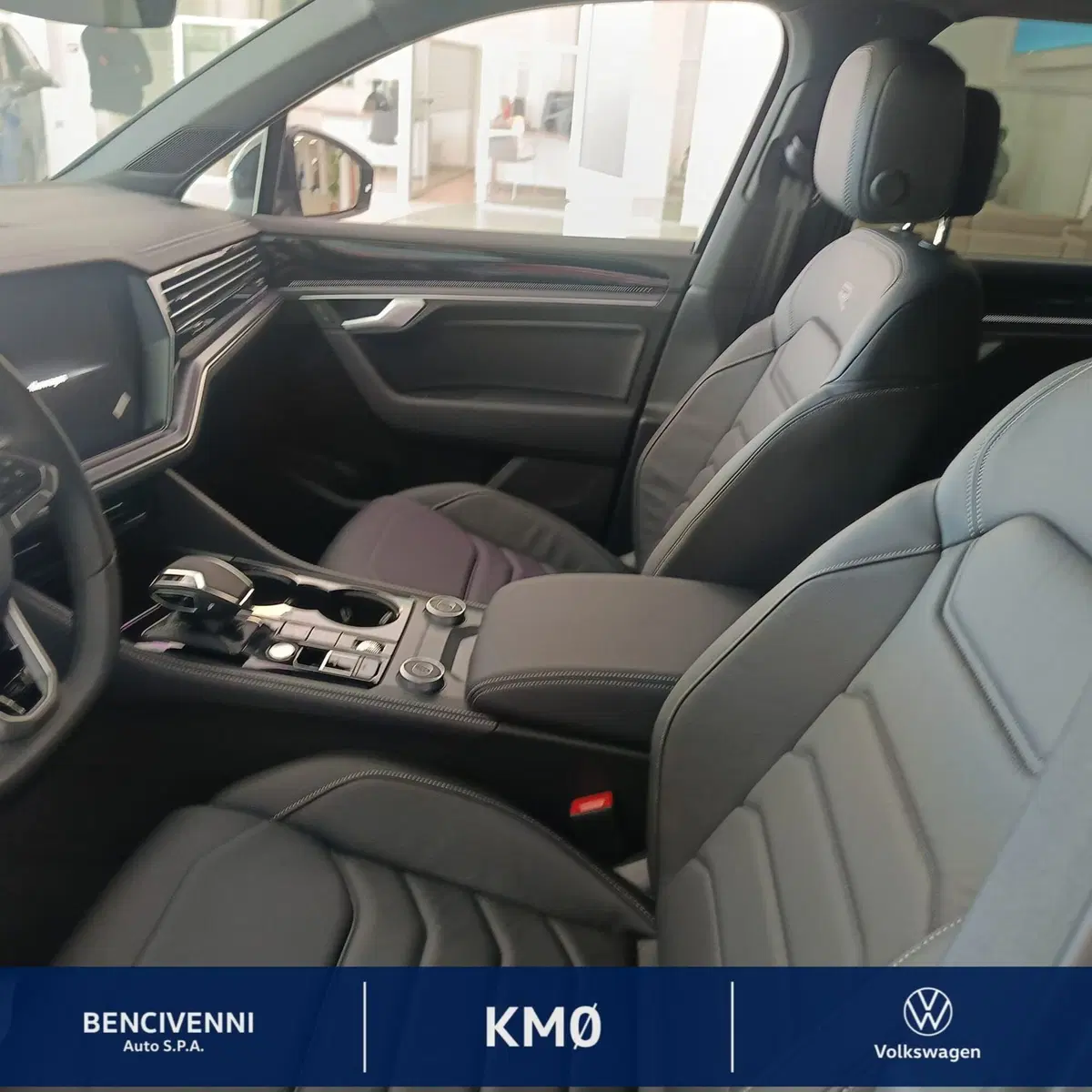 Volkswagen Touareg nuova a Catanzaro (6)