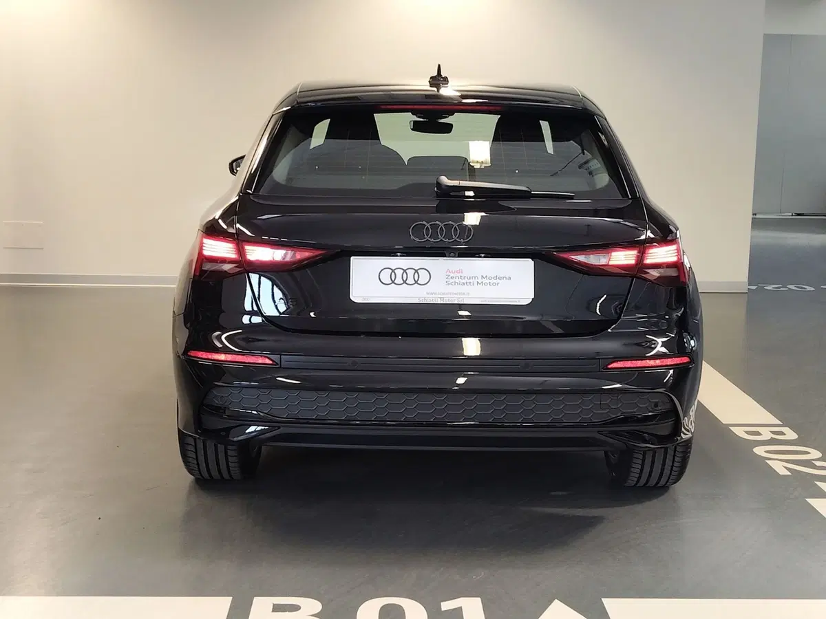 Audi A3 Sportback nuova a Modena (5)