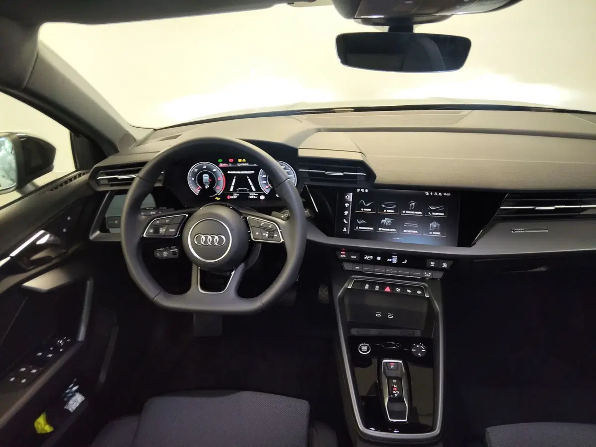 Audi A3 Sportback nuova a Modena (7)