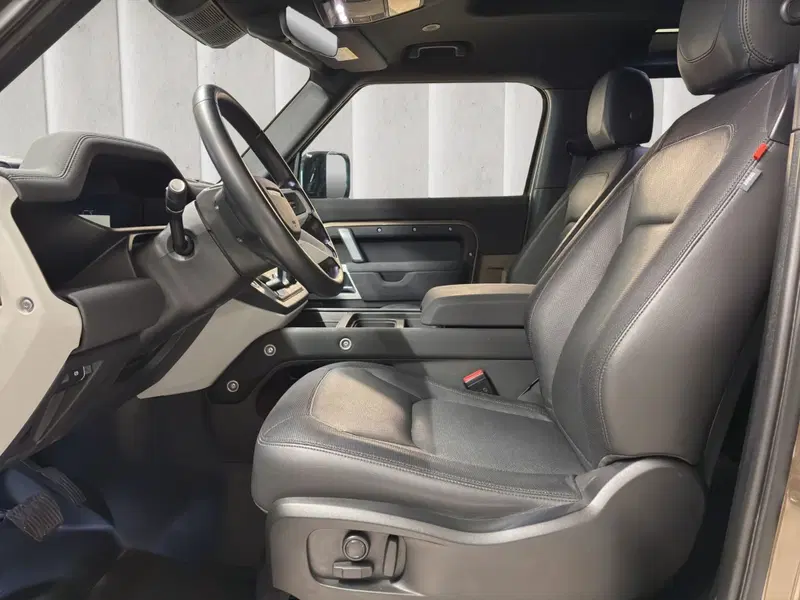 Land Rover Defender usata a Milano (14)