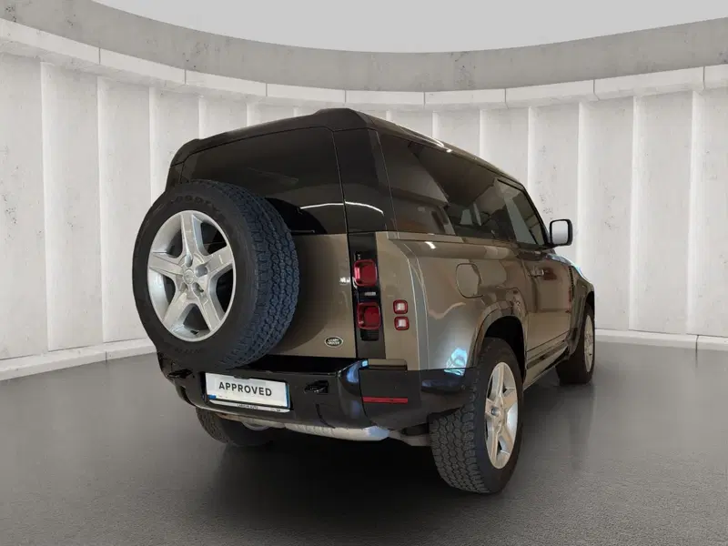 Land Rover Defender usata a Milano (2)