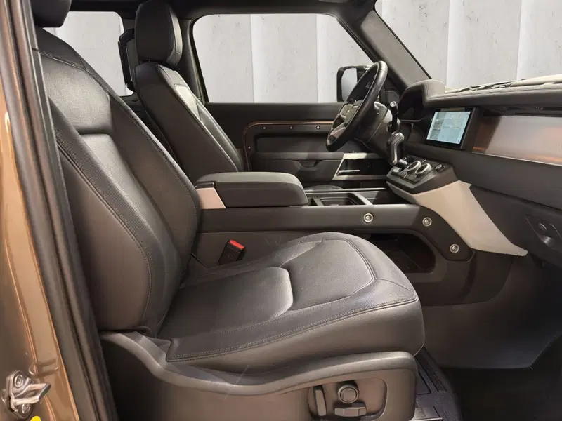 Land Rover Defender usata a Milano (3)