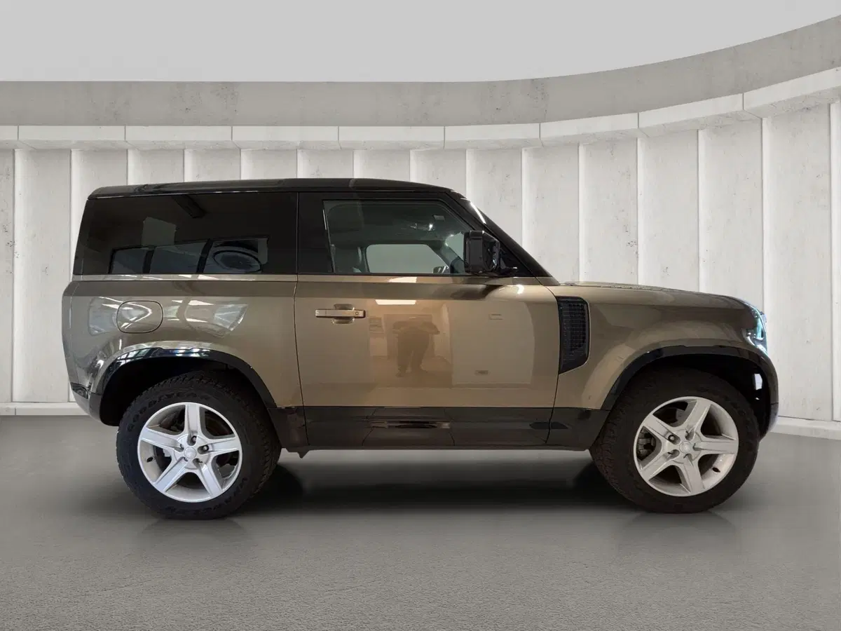 Land Rover Defender usata a Milano (6)