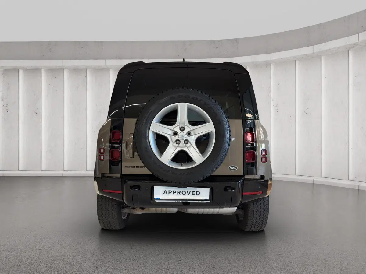 Land Rover Defender usata a Milano (7)