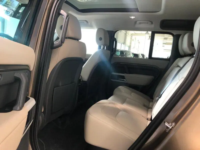 Land Rover Defender usata a Venezia (6)