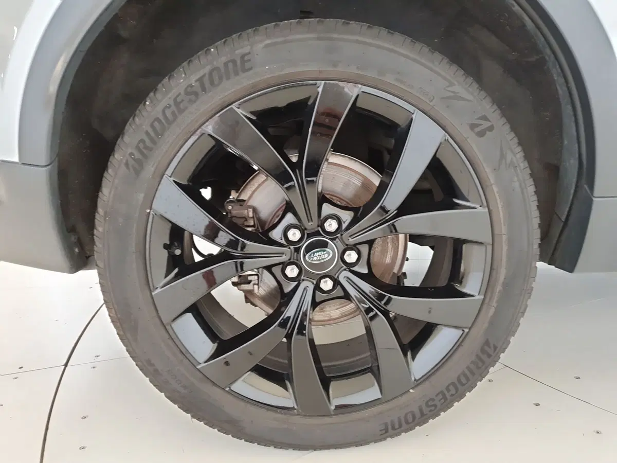Land Rover Discovery Sport usata a Monza e Brianza (9)