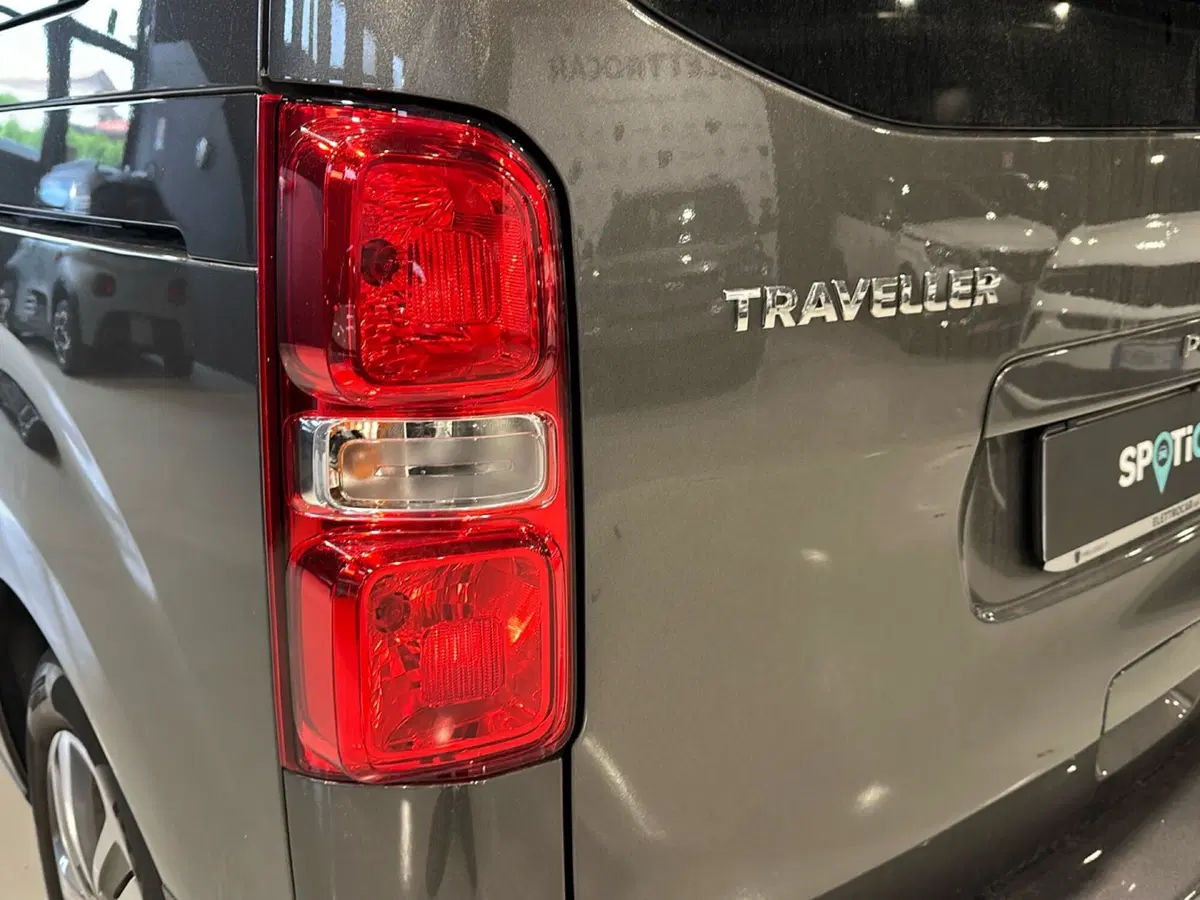Peugeot Traveller usata a Vicenza (10)