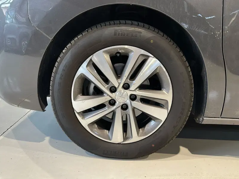 Peugeot Traveller usata a Vicenza (13)
