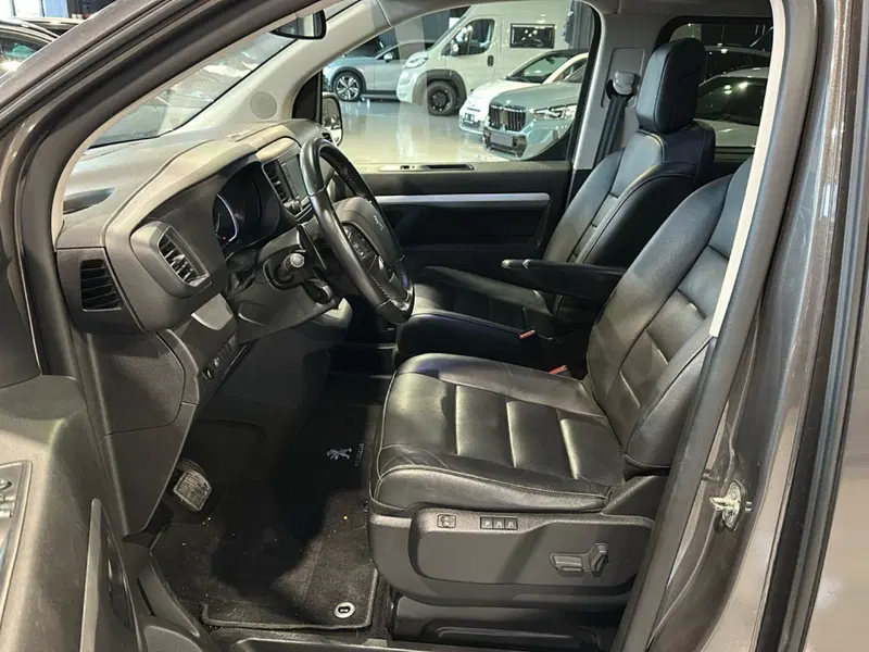 Peugeot Traveller usata a Vicenza (15)