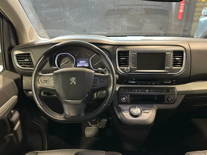 Peugeot Traveller usata a Vicenza (16)