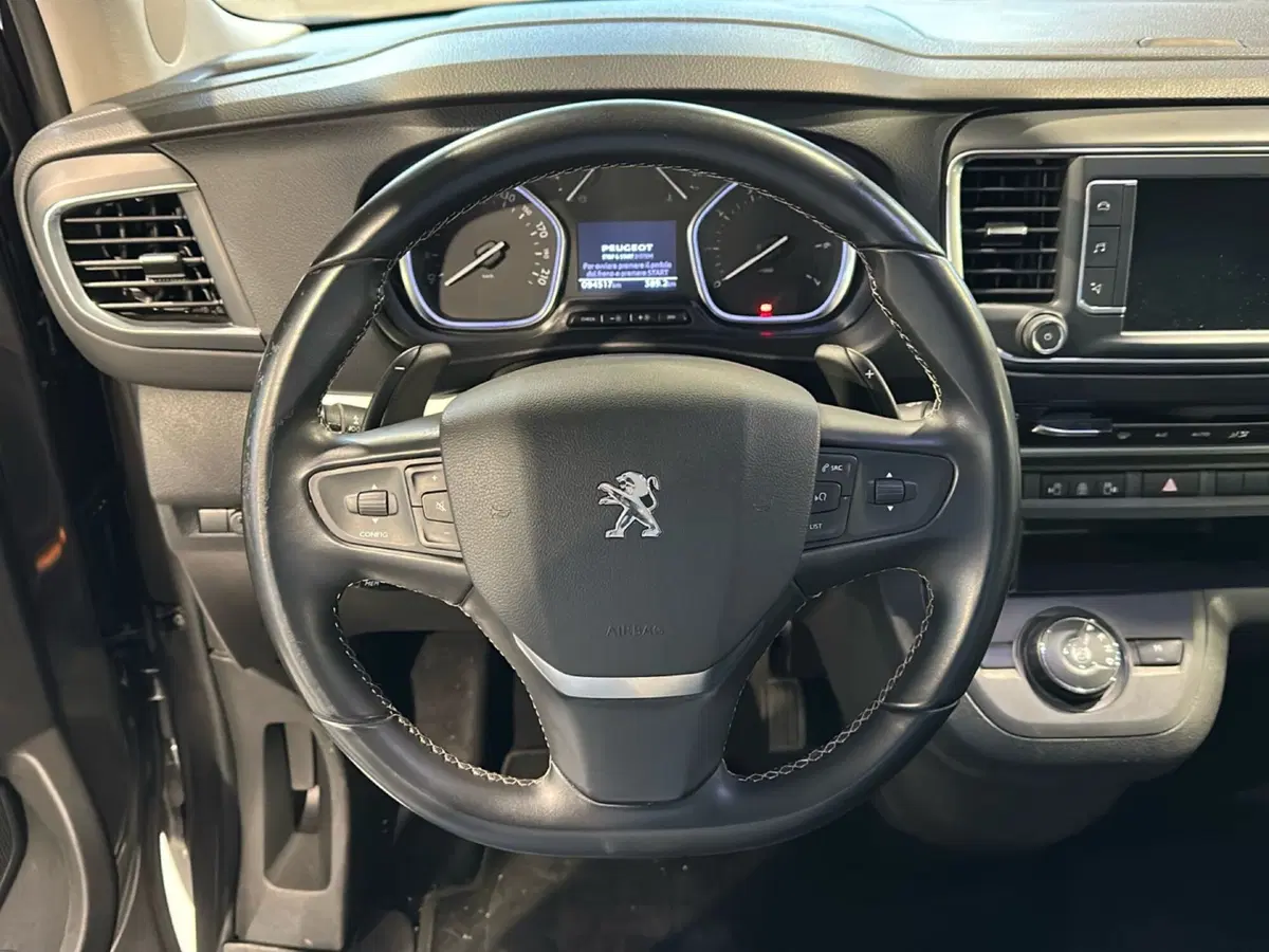 Peugeot Traveller usata a Vicenza (18)