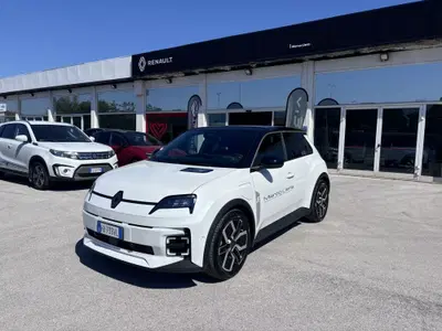 Renault Renault 5 Techno comfort range 150cv del 2026 usata a Jesi