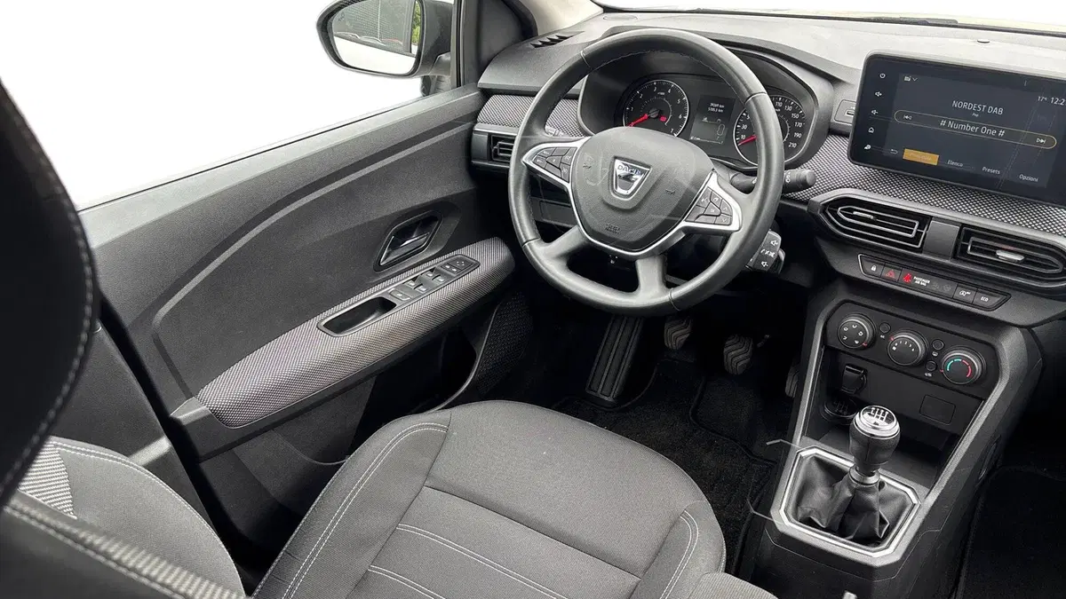 Dacia Jogger usata a Padova (7)