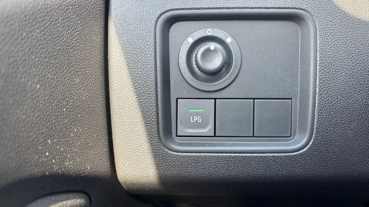 Dacia Duster usata a Padova (15)