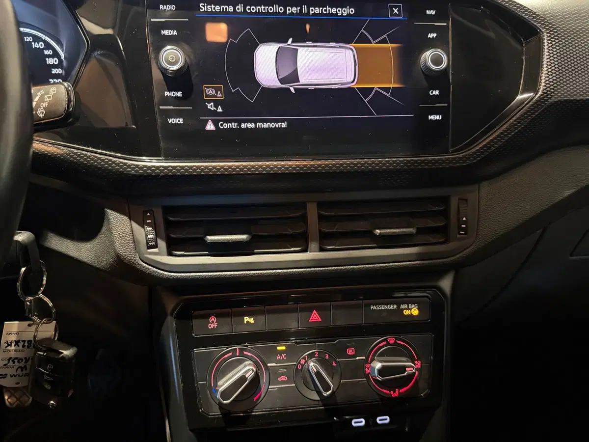 Volkswagen T-Cross usata a Genova (12)