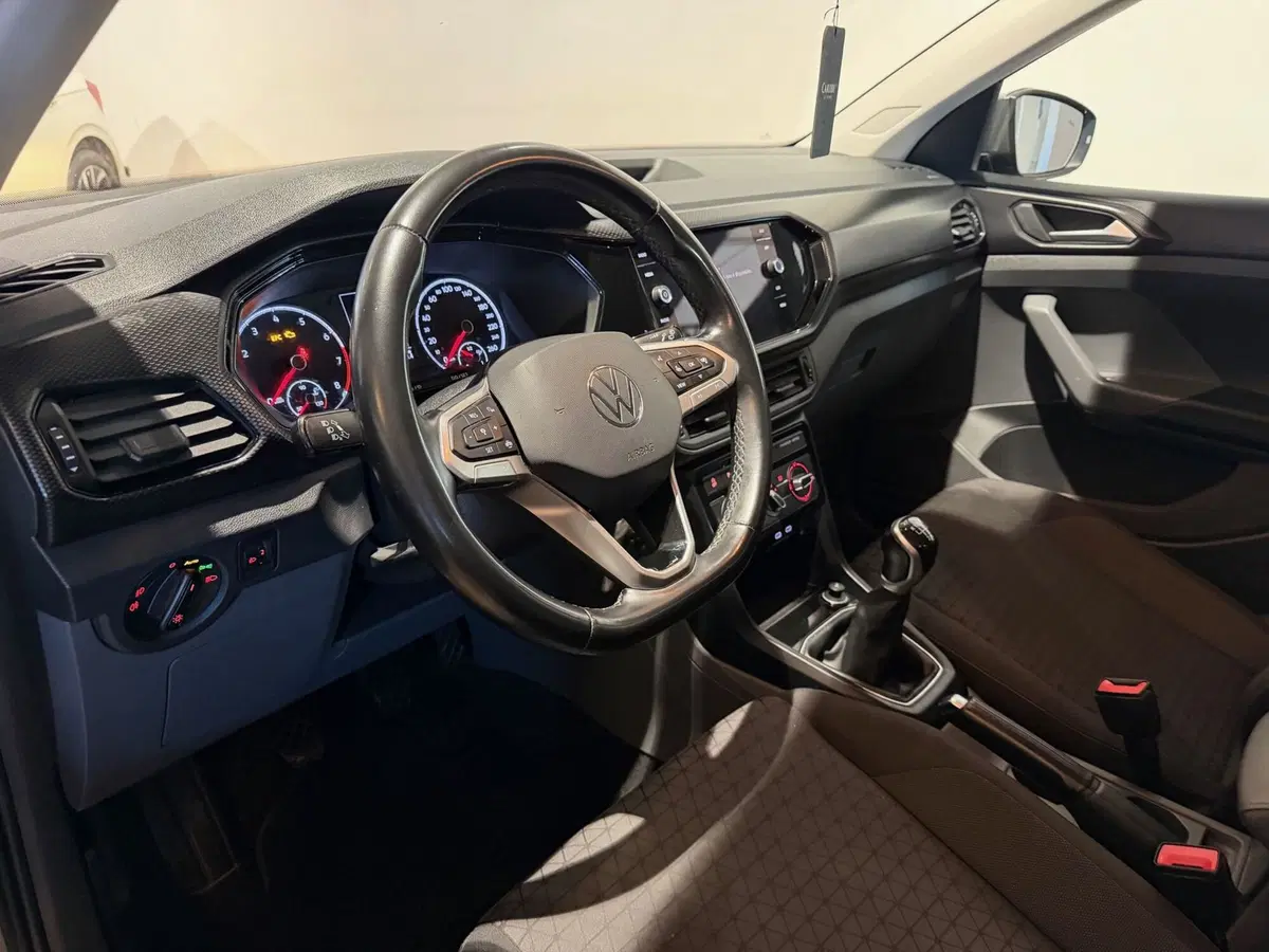 Volkswagen T-Cross usata a Genova (8)