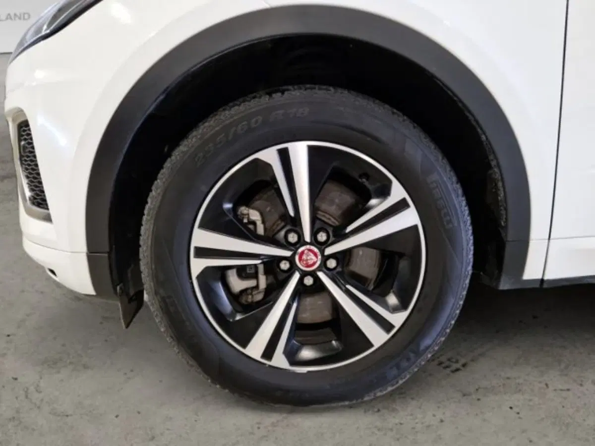 Jaguar E-Pace usata a Livorno (10)