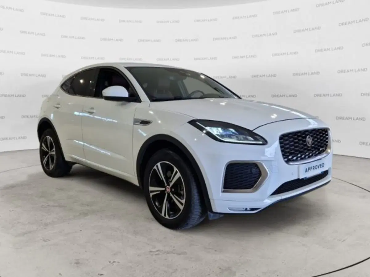 Jaguar E-Pace usata a Livorno (12)