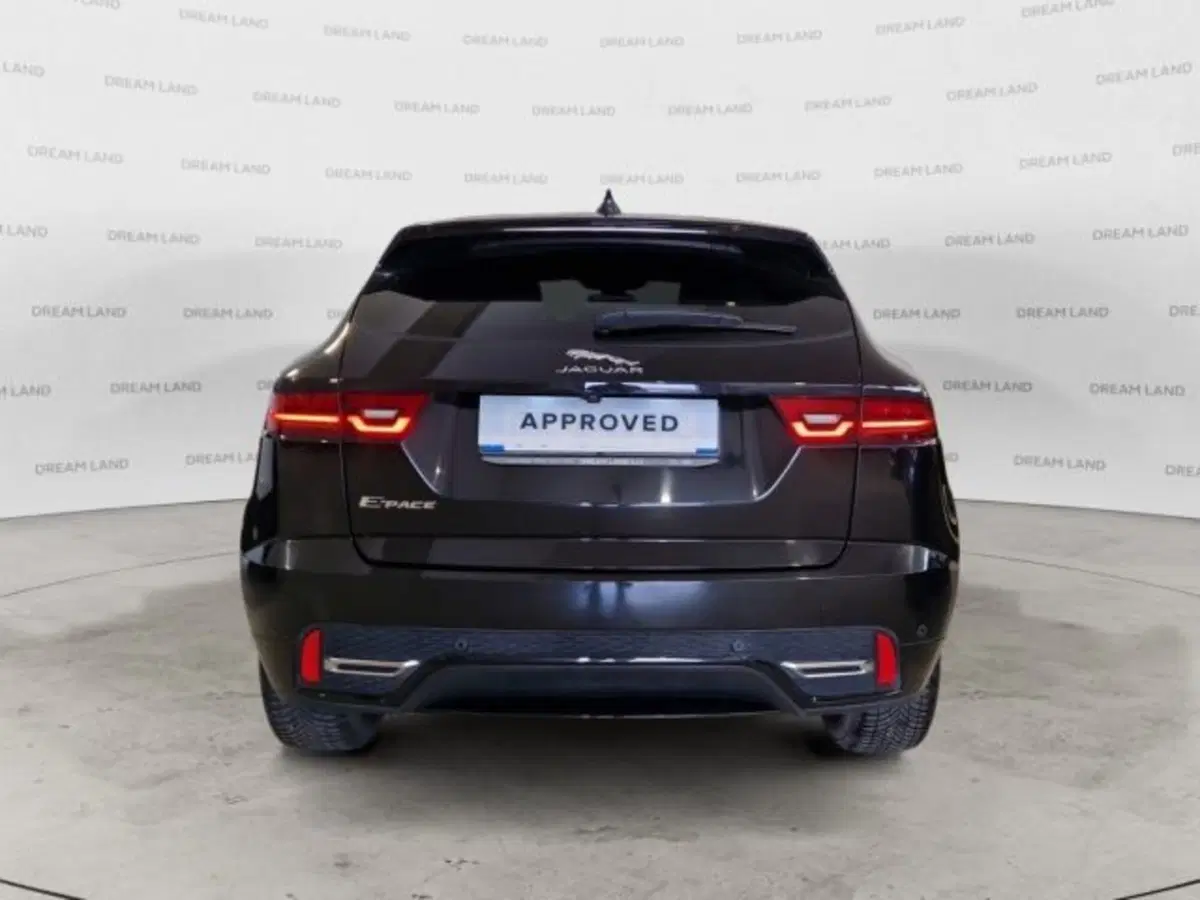 Jaguar E-Pace usata a Livorno (9)