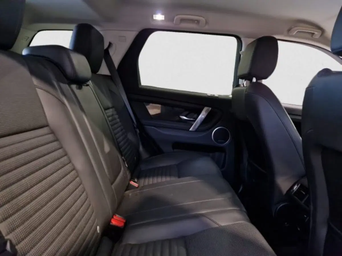 Land Rover Discovery Sport usata a Livorno (18)