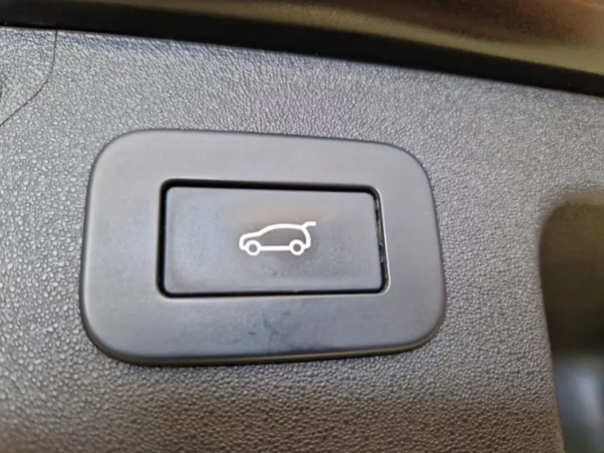 Land Rover Discovery Sport usata a Livorno (20)