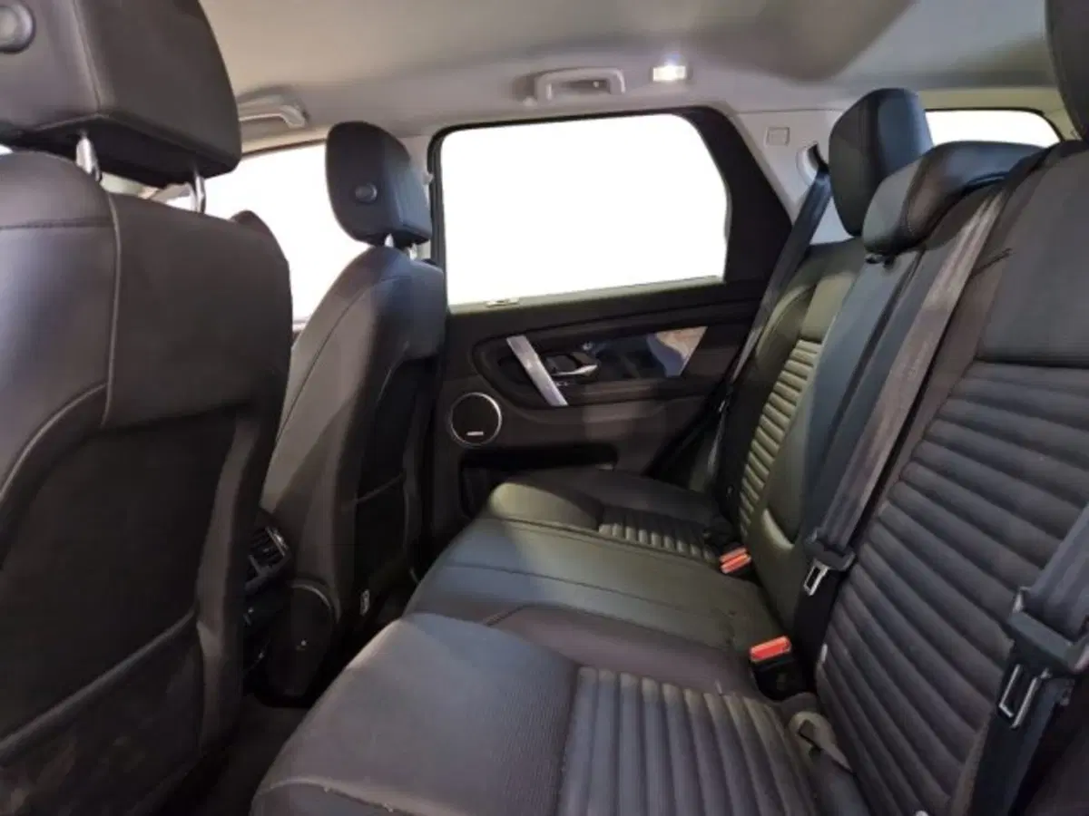Land Rover Discovery Sport usata a Livorno (6)