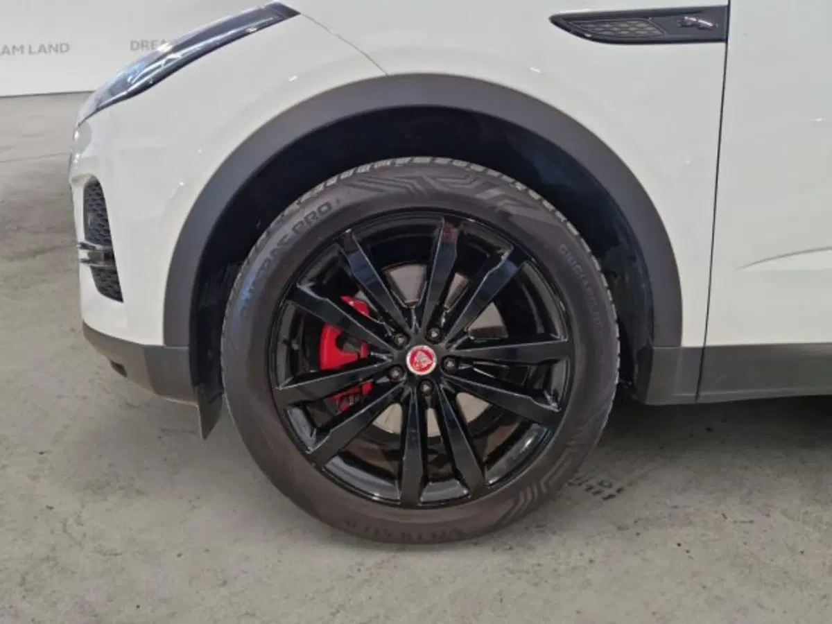 Jaguar E-Pace usata a Livorno (10)