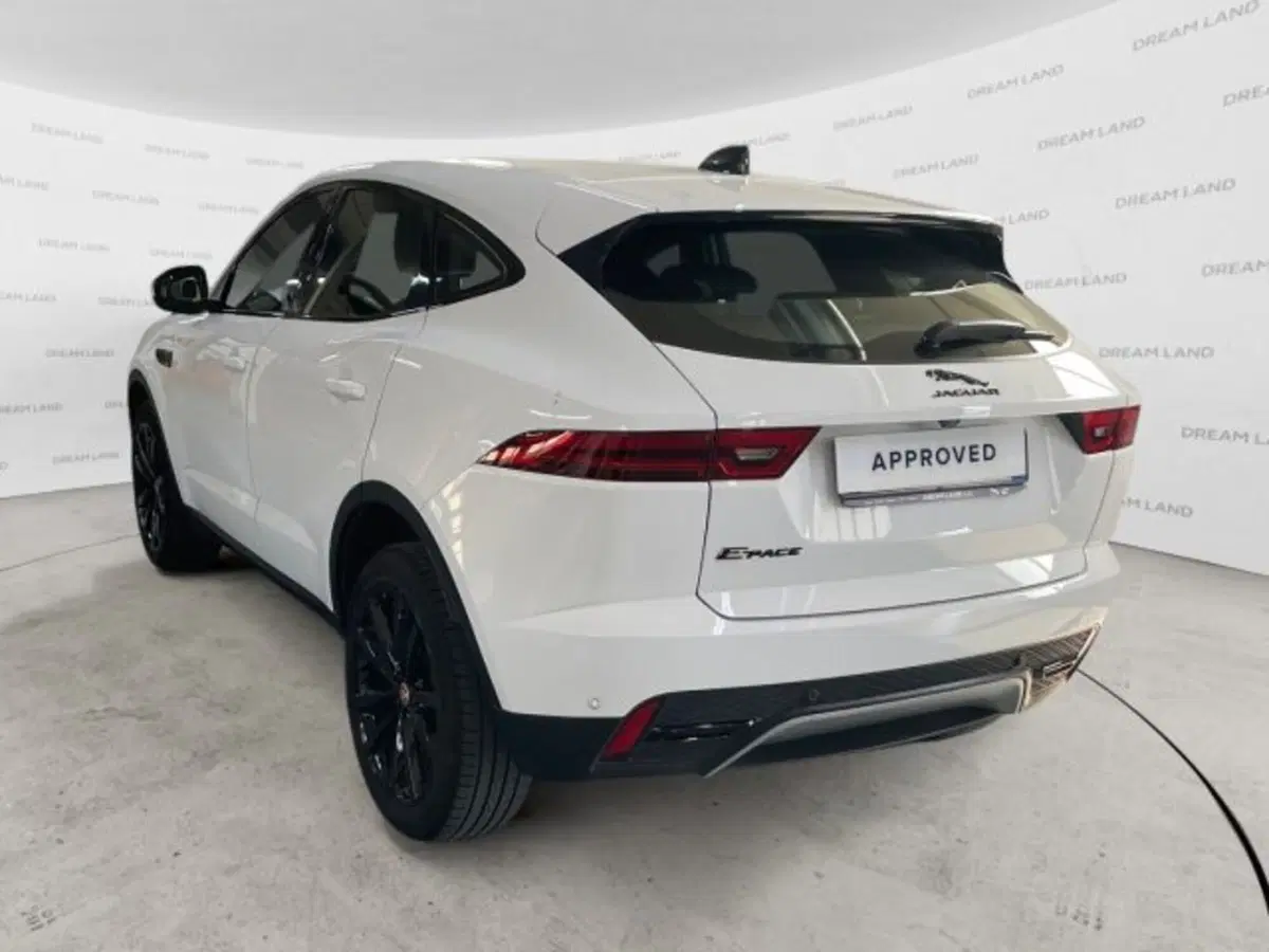 Jaguar E-Pace usata a Livorno (13)