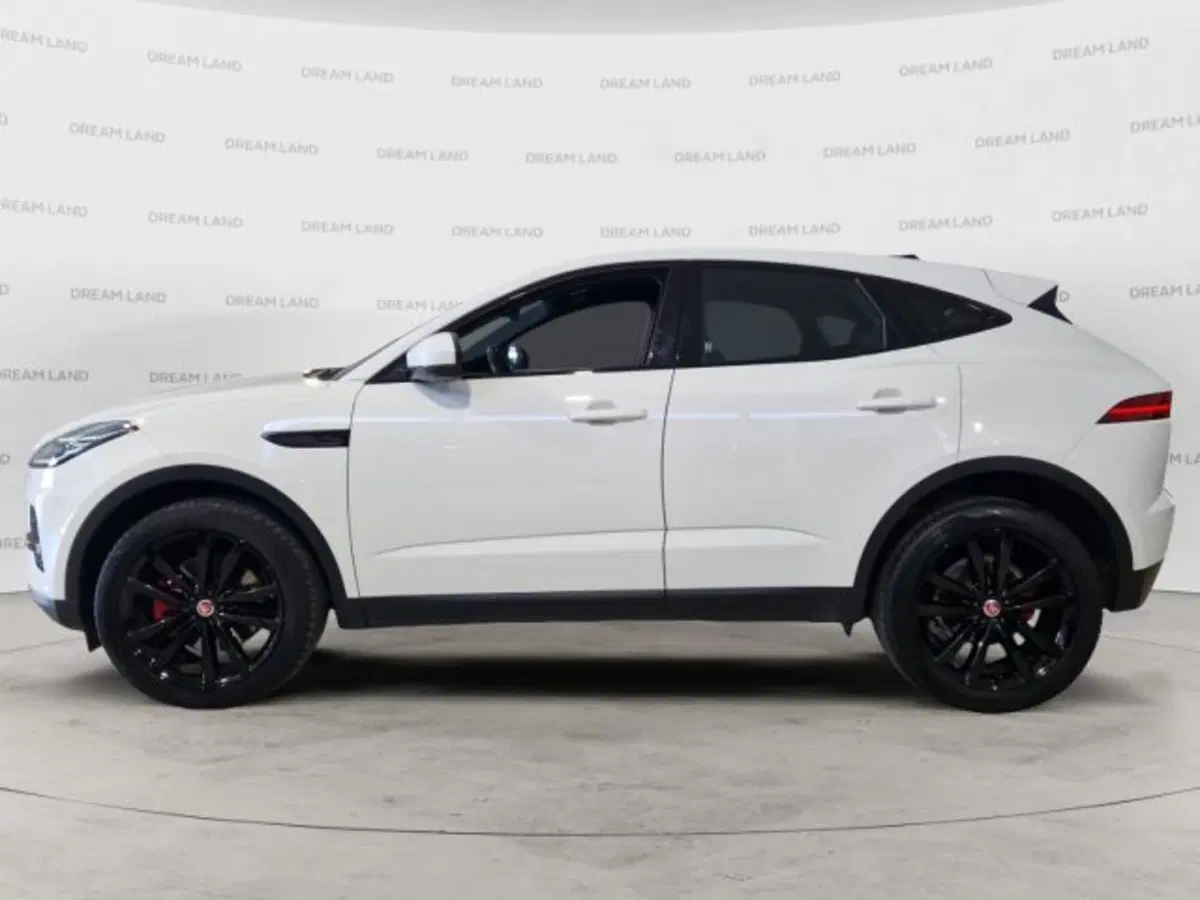 Jaguar E-Pace usata a Livorno (7)