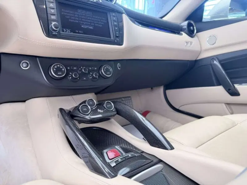 Ferrari FF Coupé usata a Torino (11)