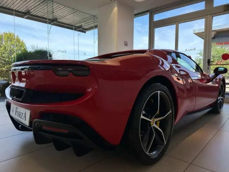 Ferrari 296 Coupé usata a Torino (15)