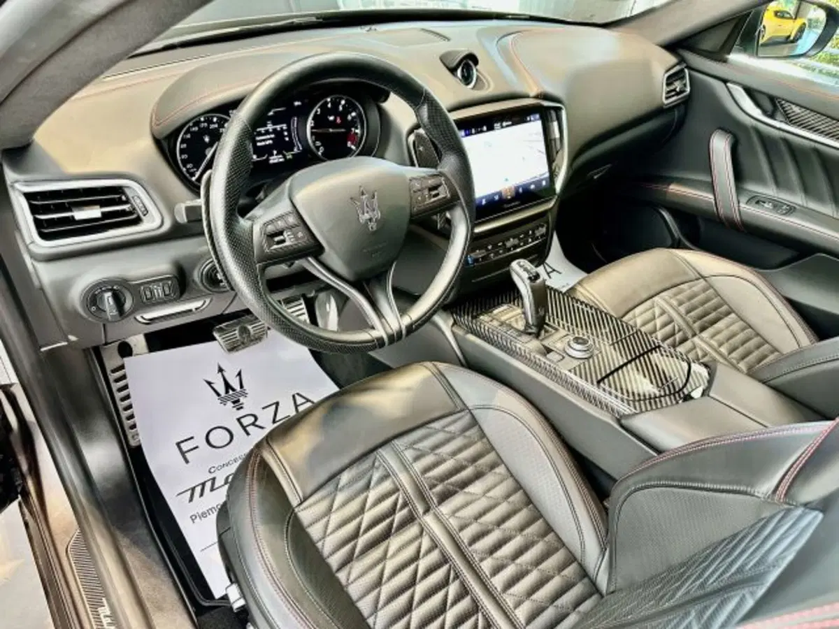 Maserati Ghibli usata a Torino (11)