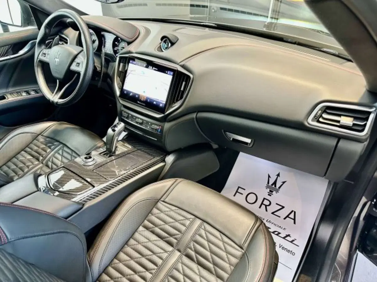 Maserati Ghibli usata a Torino (14)