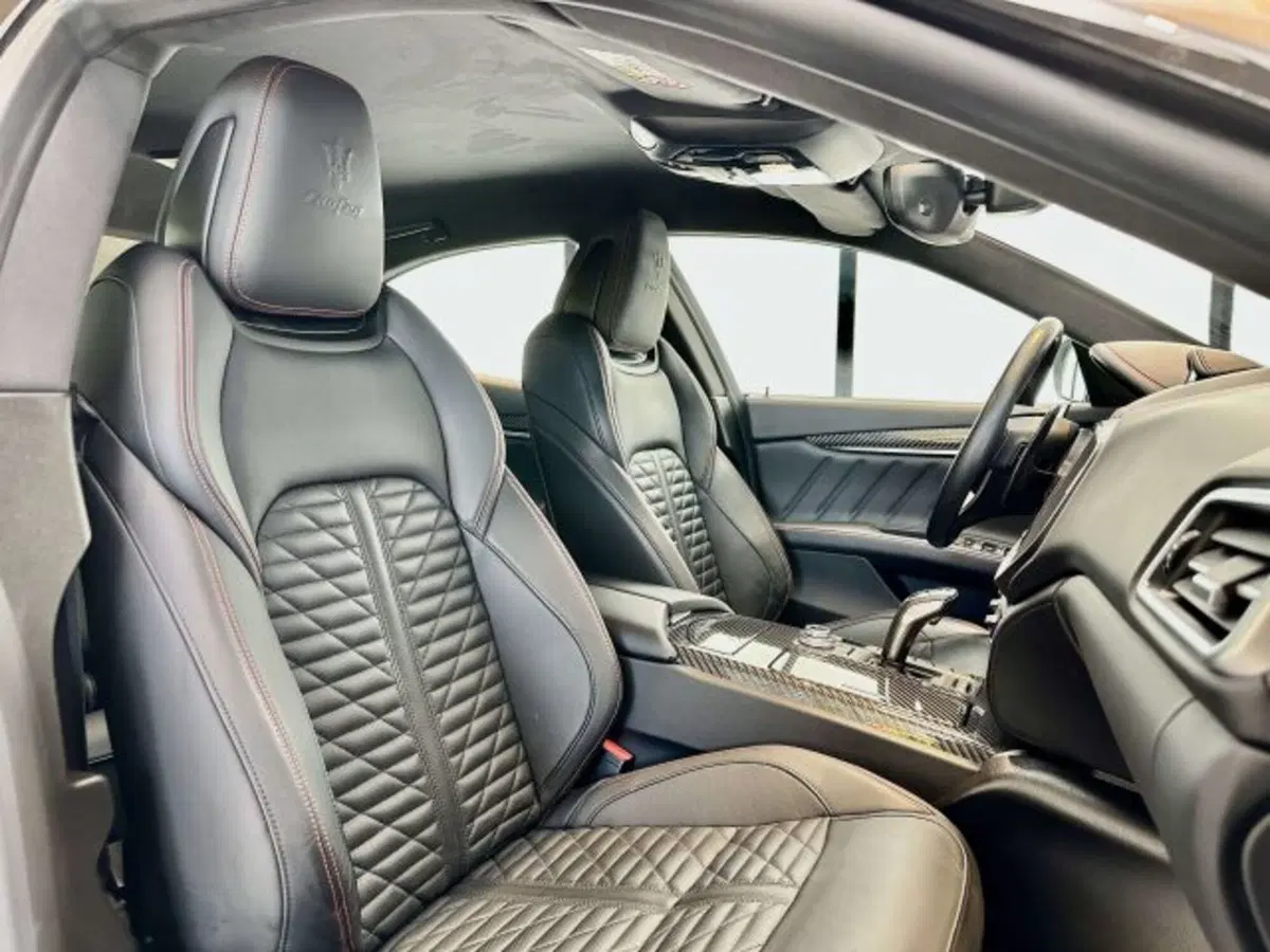 Maserati Ghibli usata a Torino (15)