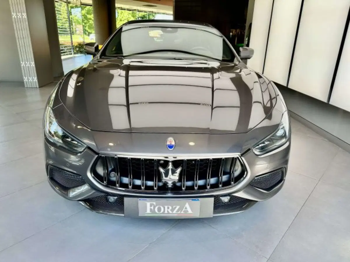 Maserati Ghibli usata a Torino (2)
